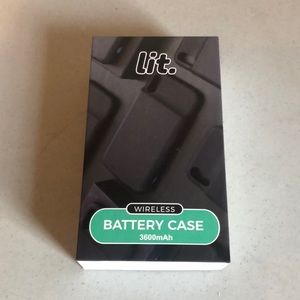 NWT lit. Wireless battery case 3600mAh